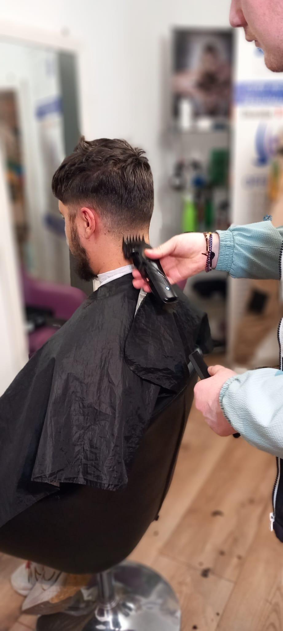 Curs Frizerie Barbering – Cod COR 514113